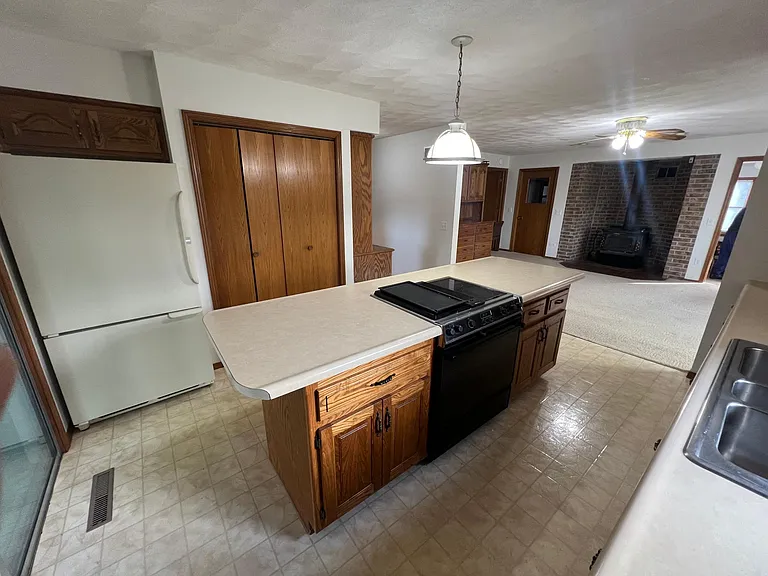 1085 W State Highway Cc — Photo 15