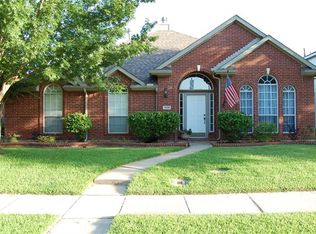1696 Yosemite Dr, Lewisville, TX 75077