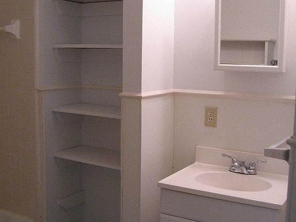 5th image of 506 E Duffy St APT A