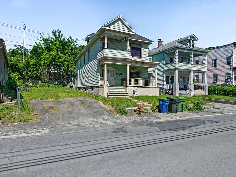 320 Saratoga St #1 — Photo 19
