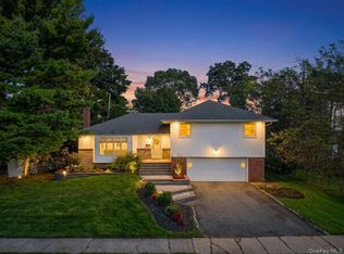 84 Melanie Lane, Syosset, NY 11791