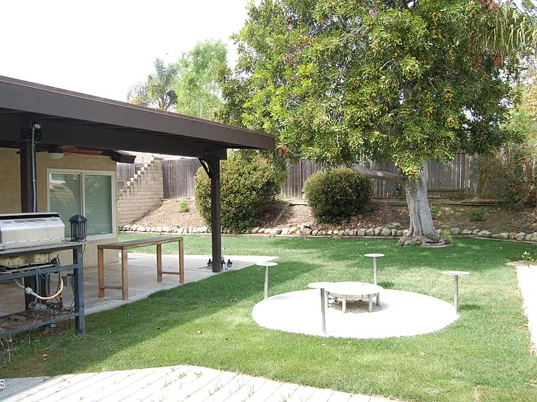 896 Creekside Cir — Photo 13