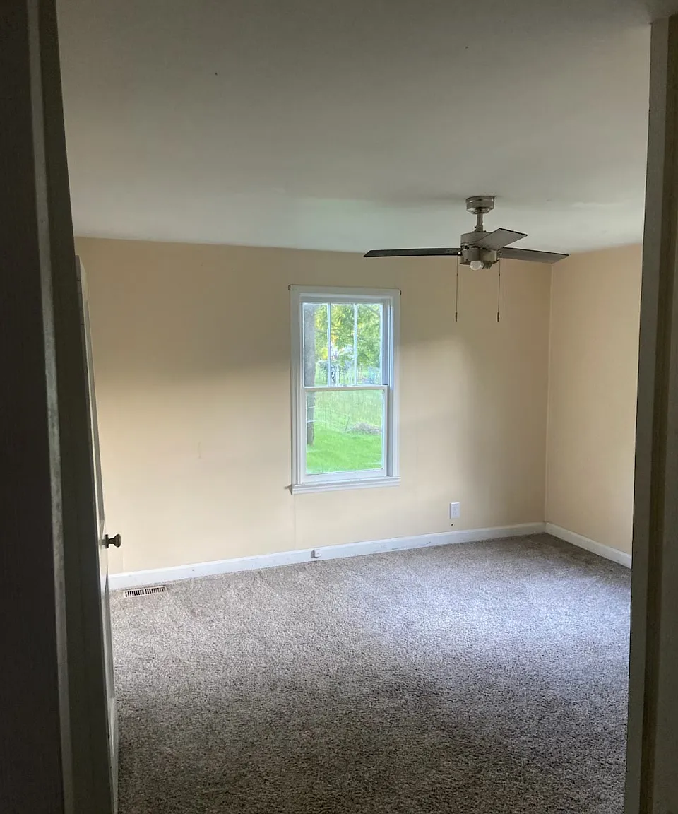 3 bed, 800 sqft, $1,400 — Photo 2