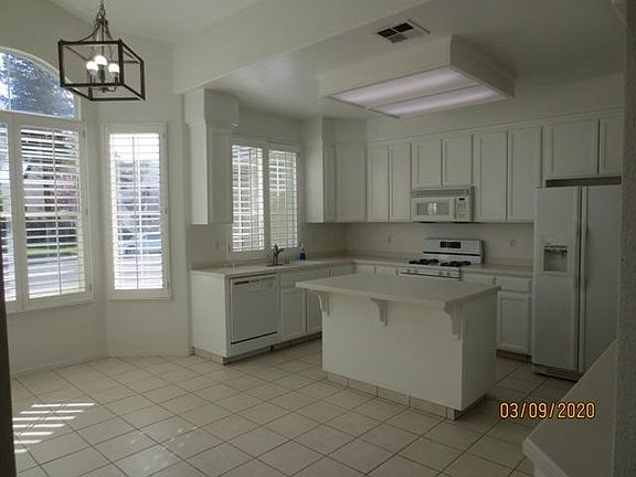 3rd image of 724 Coastal Ct