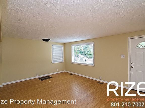 4th image of 1233 S Redwood Dr