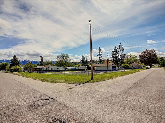 3rd image of 602 6th Ave E