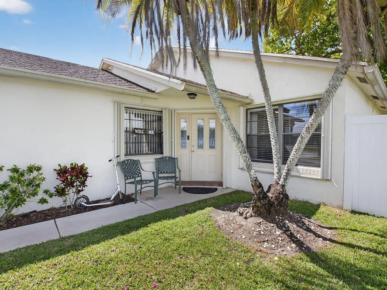 3 bed, 2.0 bath, 1689 sqft, $3,650 — Photo 4