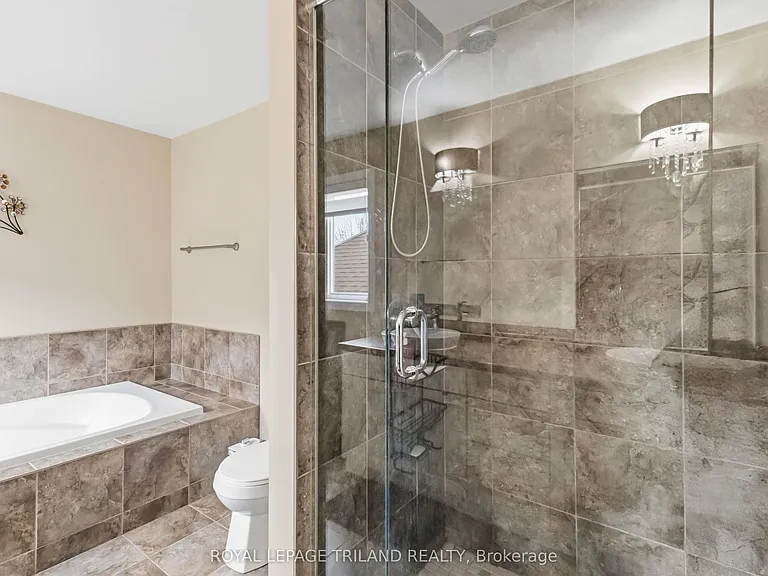 860 Kettleridge St — Photo 28