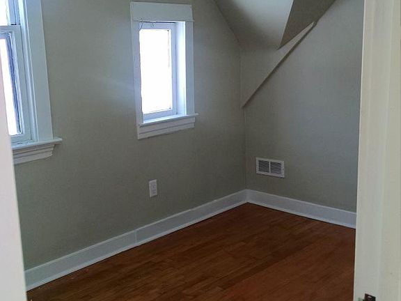 5th image of 512 Elgin Ave APT 2