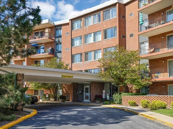 16 E Old Willow Rd #434, Prospect Heights, IL 60070