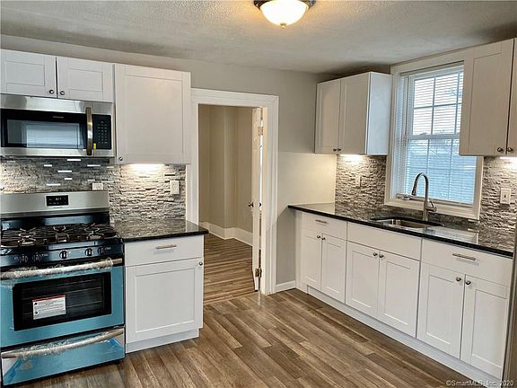 4th image of 455 Townsend Ave #2