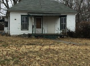 623 E Sycamore St, Nevada, MO 64772