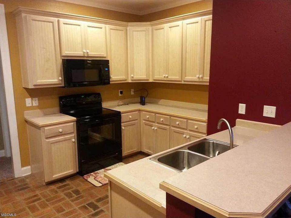 2nd image of 8120 Martin Bluff Rd