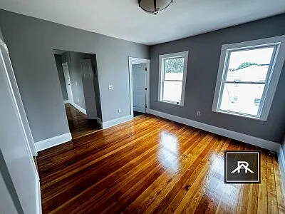 4 bed, 1.5 bath, 1200 sqft, $4,100 — Photo 2