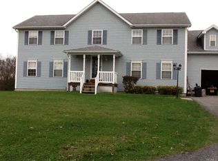 93 Quaker St, Plattekill, NY 12589