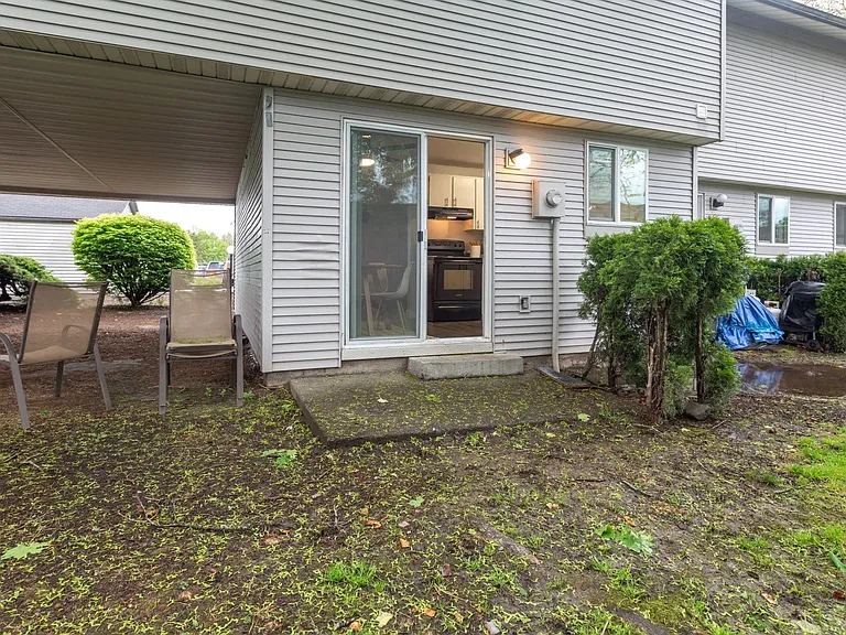 Somerset West Apartments — Photo 48