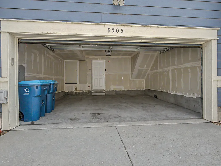 9505 E 107th Pl — Photo 25