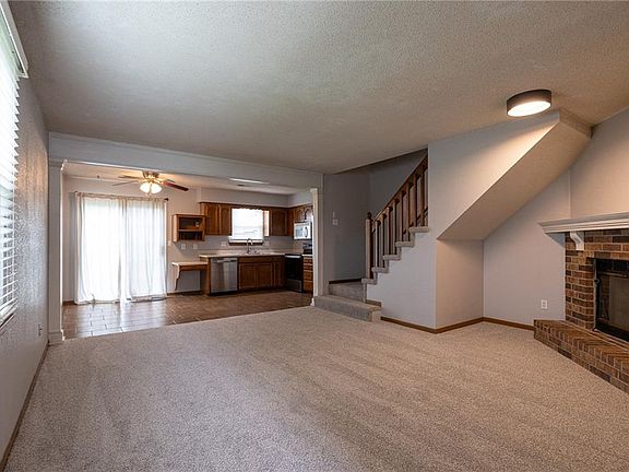 3rd image of 527 NE 6th St APT A