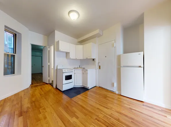 1437 1st Avenue image 1 of 9