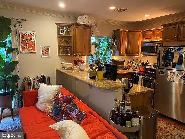 1219 Oronoco St #201 — Photo 5