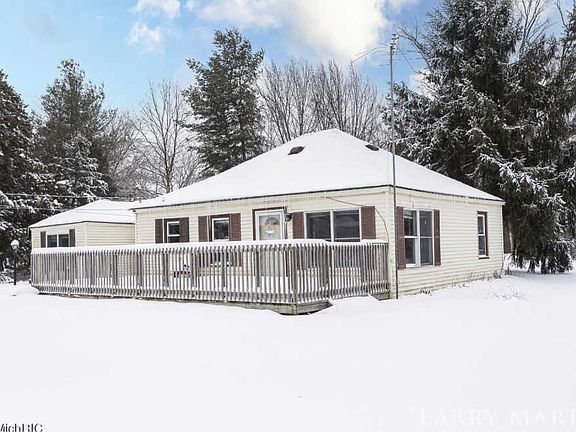 3rd image of 860 61st St SE