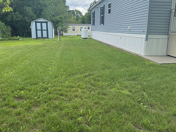2nd image of 69 Sue Ln
