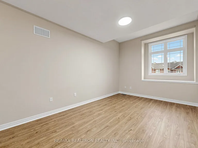 142 Mistywood Cres W — Photo 34