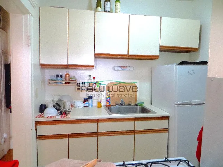 51 Queensberry St #12 — Photo 8