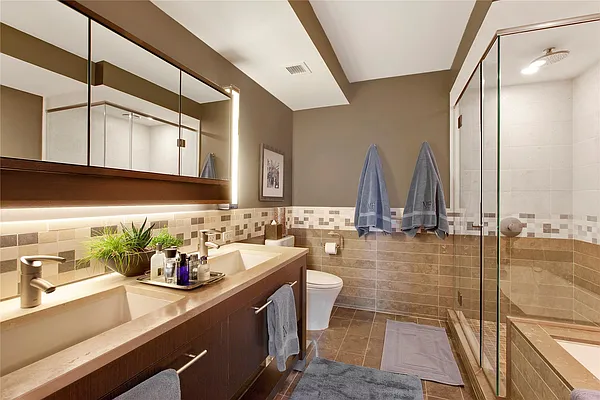 Sold by Douglas Elliman | media 18