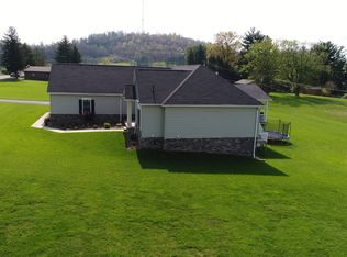 165 Lincoln Dr, Shinnston, WV 26431