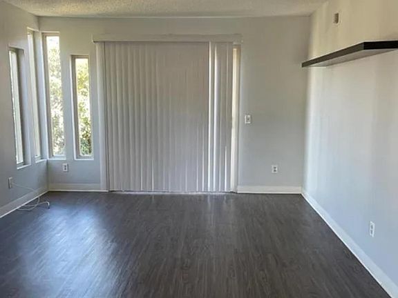 4th image of 540 65th St Unit 205