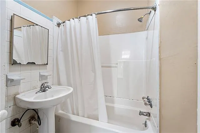 2513 Lowerline St — Photo 10