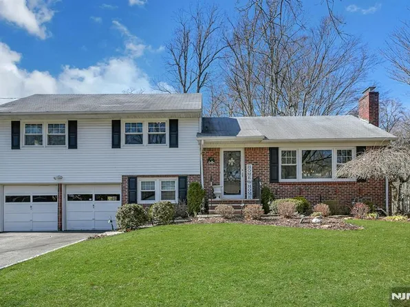 251 Paul Ct, Hillsdale, NJ 07642