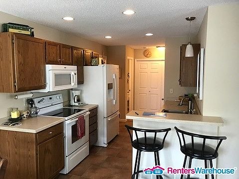 3rd image of 1200 Black Oak Dr