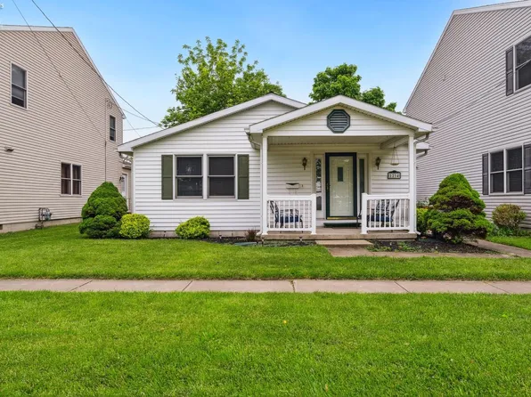 1214 E 2nd St, Pt Clinton, OH 43452