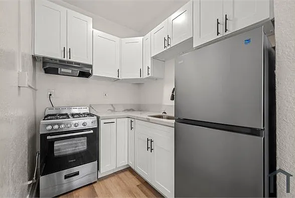 Studio, 350 sqft, $1,350 — Photo 2