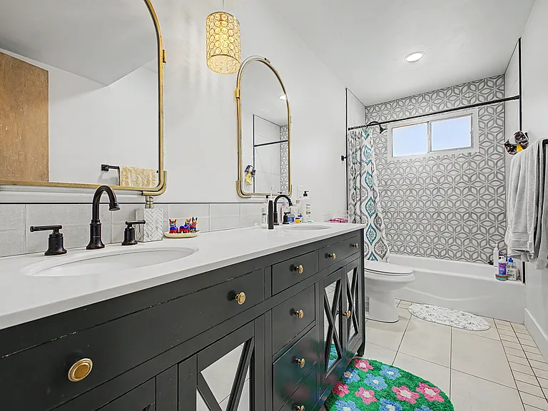 1010 W 13th St — Photo 9