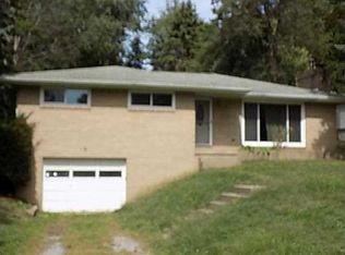 264 Moon Clinton Rd, Coraopolis, PA 15108