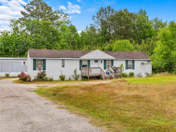 2087 Carries Ln., Longs, SC 29568