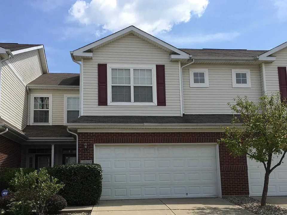 10903 Perry Pear Dr