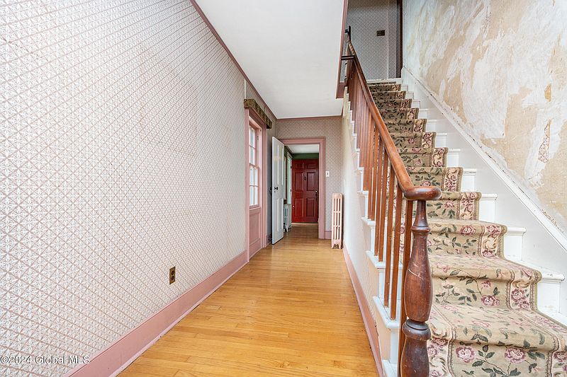 5th image of 1087 Sacandaga Road
