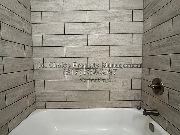2024 Brookes St #2026 — Photo 13