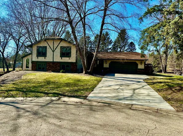 8128 Lower 129th Ct, Apple Valley, MN 55124