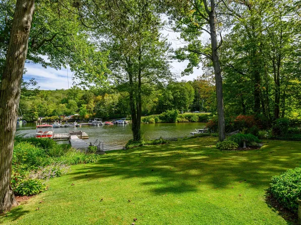 71 Cedar Drive, Danbury, CT 06810