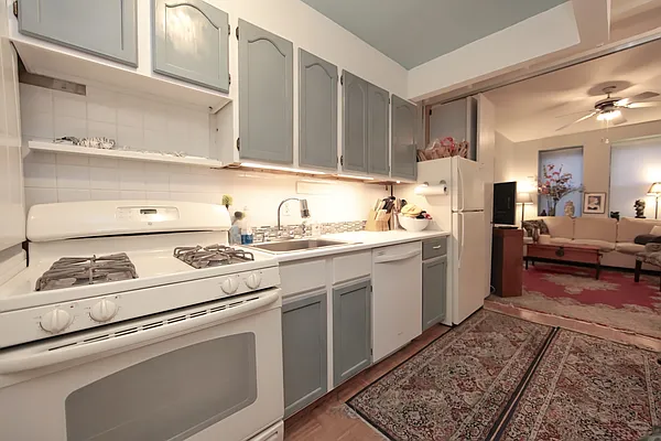 Rented by Nelson Aybar, LREB | media 2