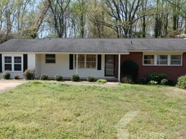 136 Forest Hills Dr, Gaffney, SC 29340