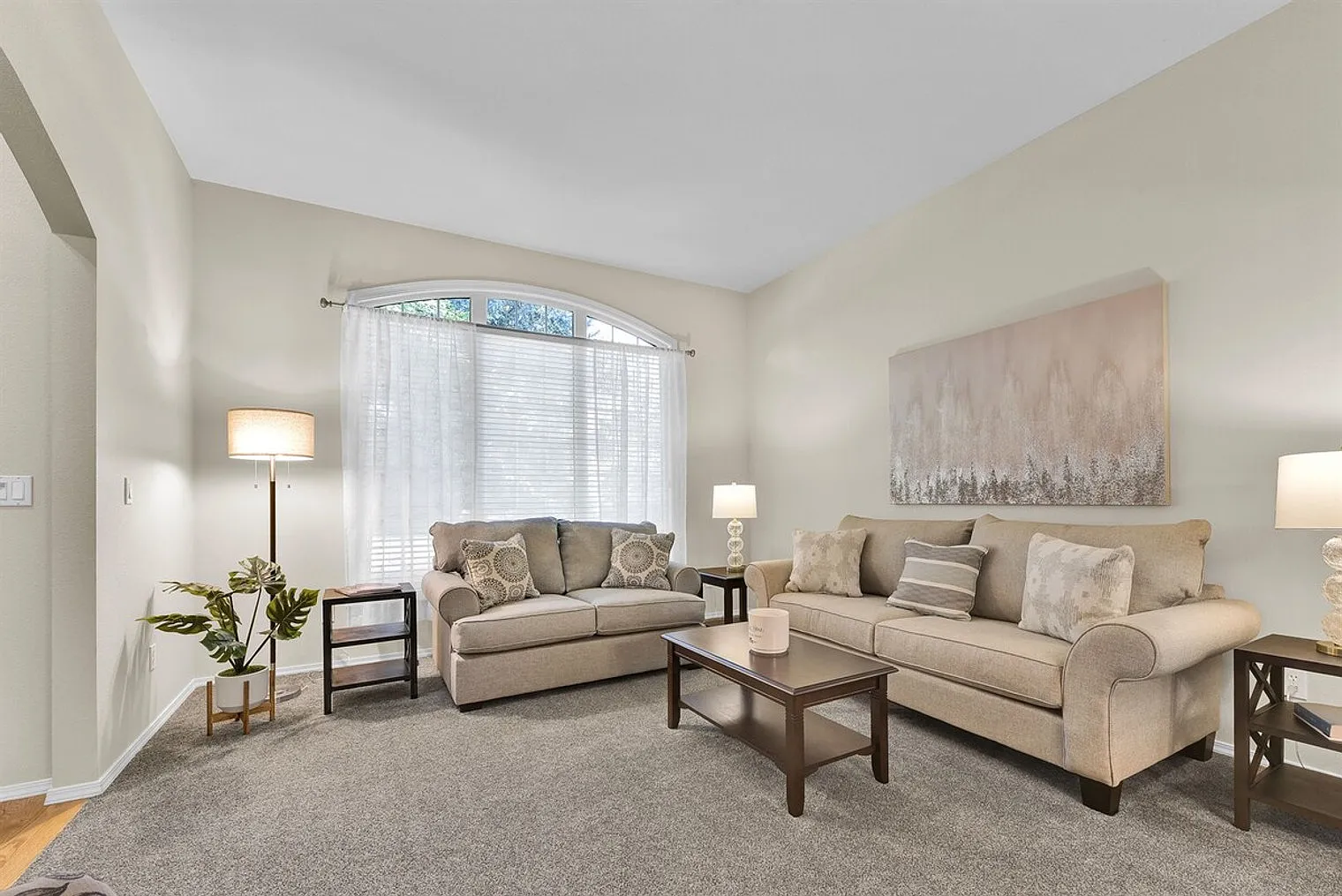 4 bed, 2.5 bath, 2497 sqft, $7,277 — Photo 2