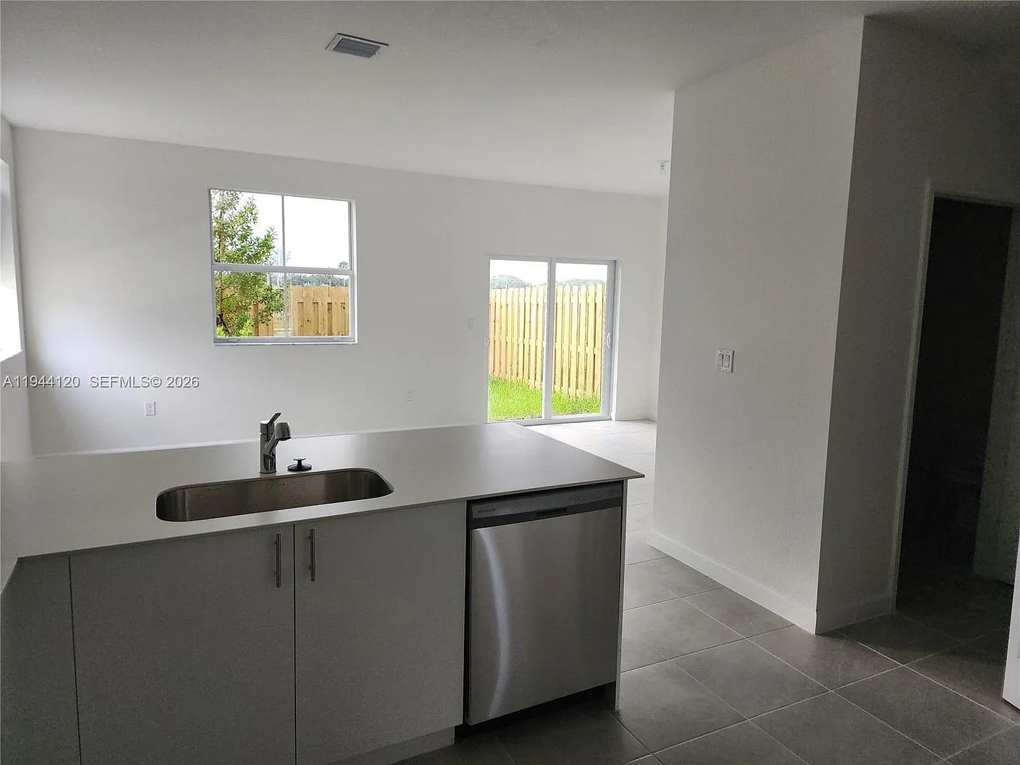 2750 SE 24th Terrace 2750, Homestead, FL 33035 — Photo 3