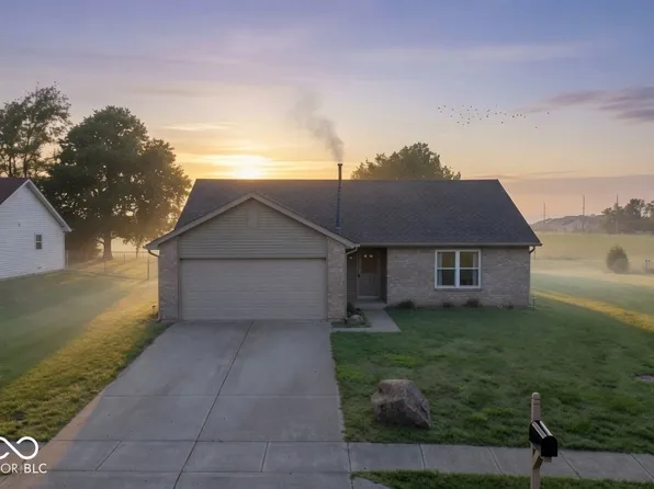 1096 Bumblebee Way, Greenfield, IN 46140