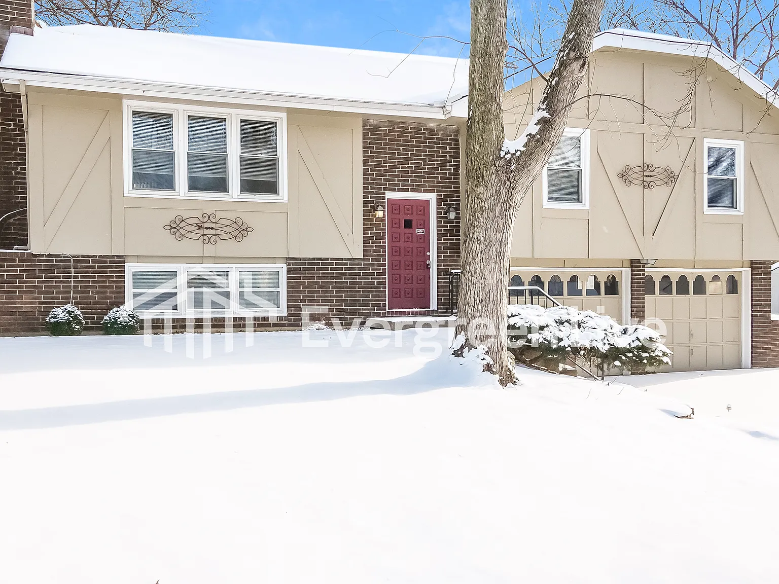 3 bed, 3.0 bath, 1371 sqft, $1,795 — Photo 2